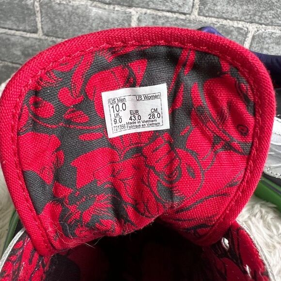 Vans x Marvel Avengers Old Skool Skate Shoes Size 10 - Picture 9 of 10